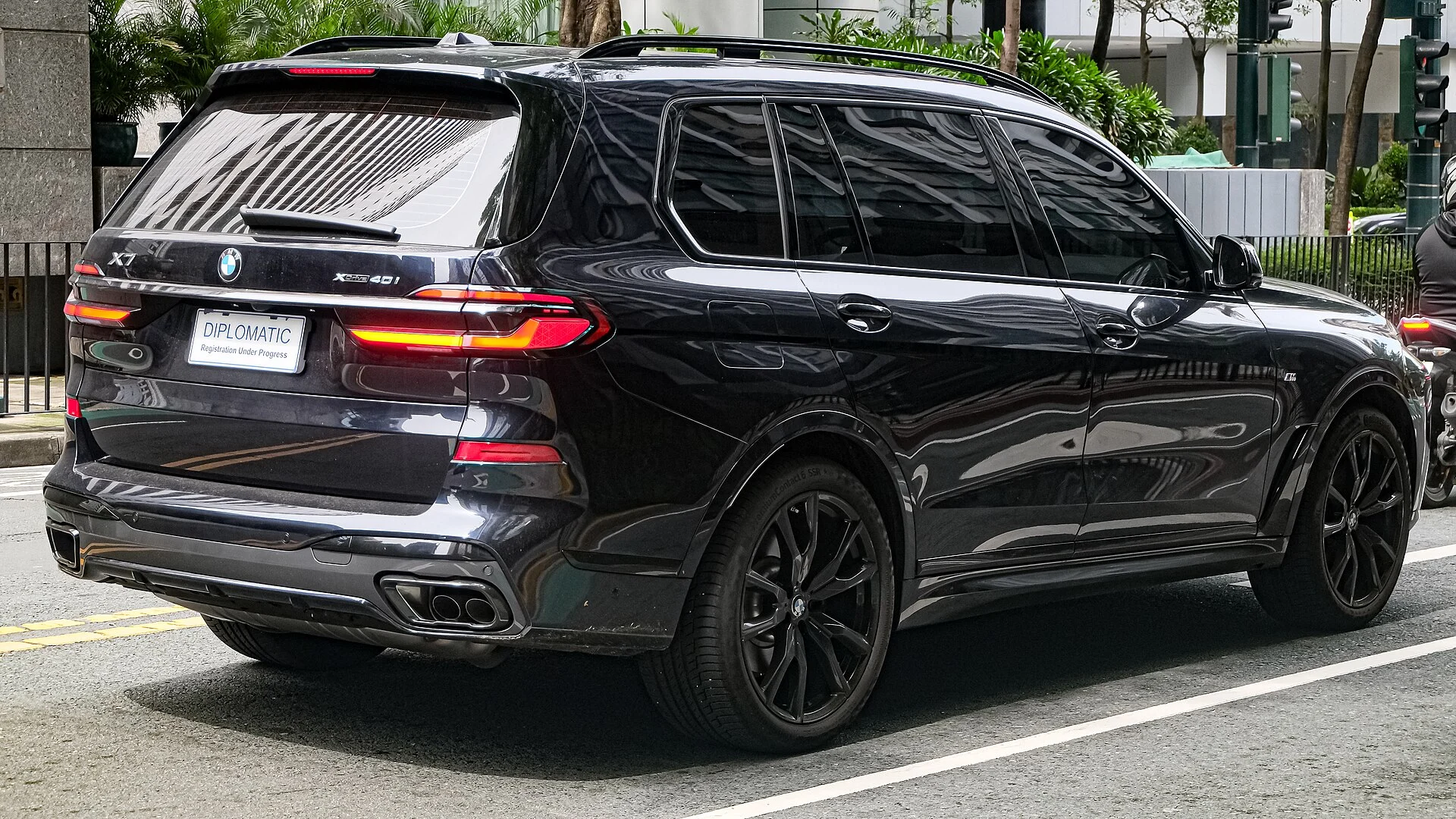 Как выглядит BMW X7 нового поколения