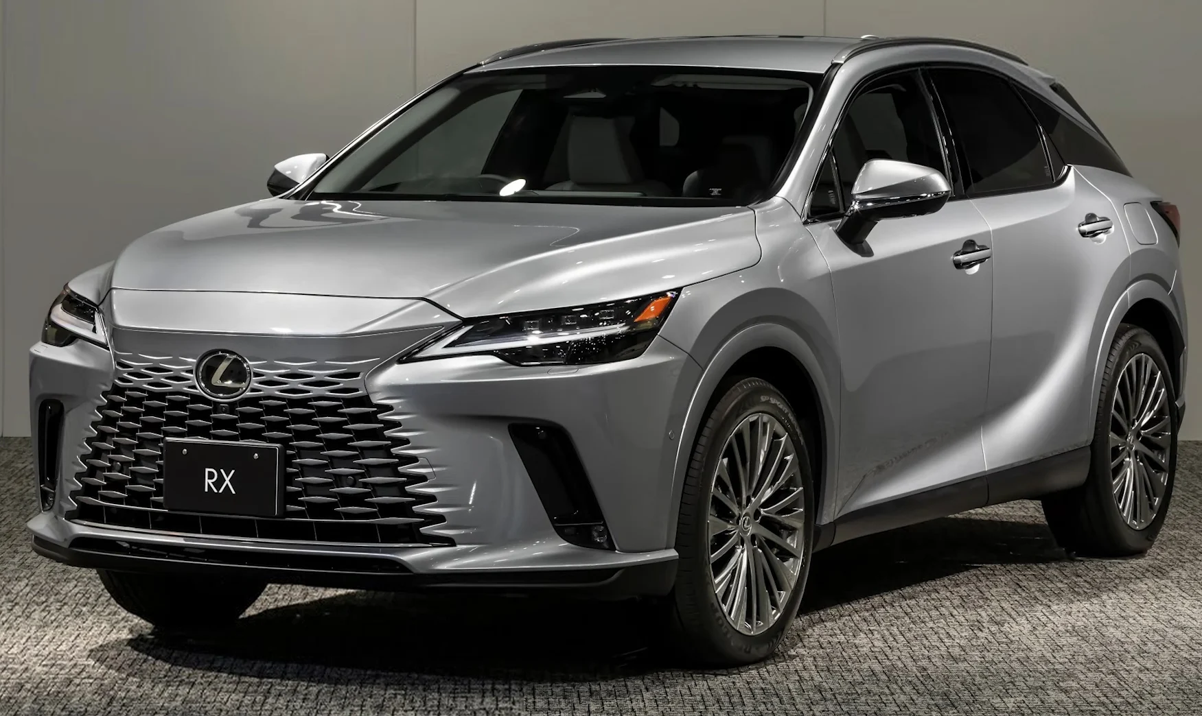 Как узнать дату выхода обновленного Lexus RX?