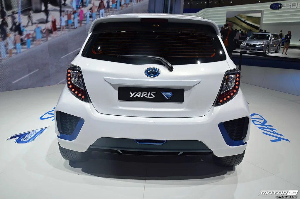 Toyota Yaris: Гибридный прорыв с дизайном Hammerhead