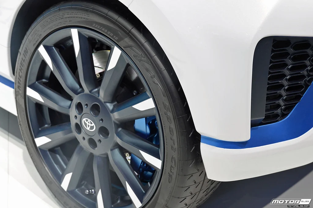 Toyota Yaris: Гибридный прорыв с дизайном Hammerhead